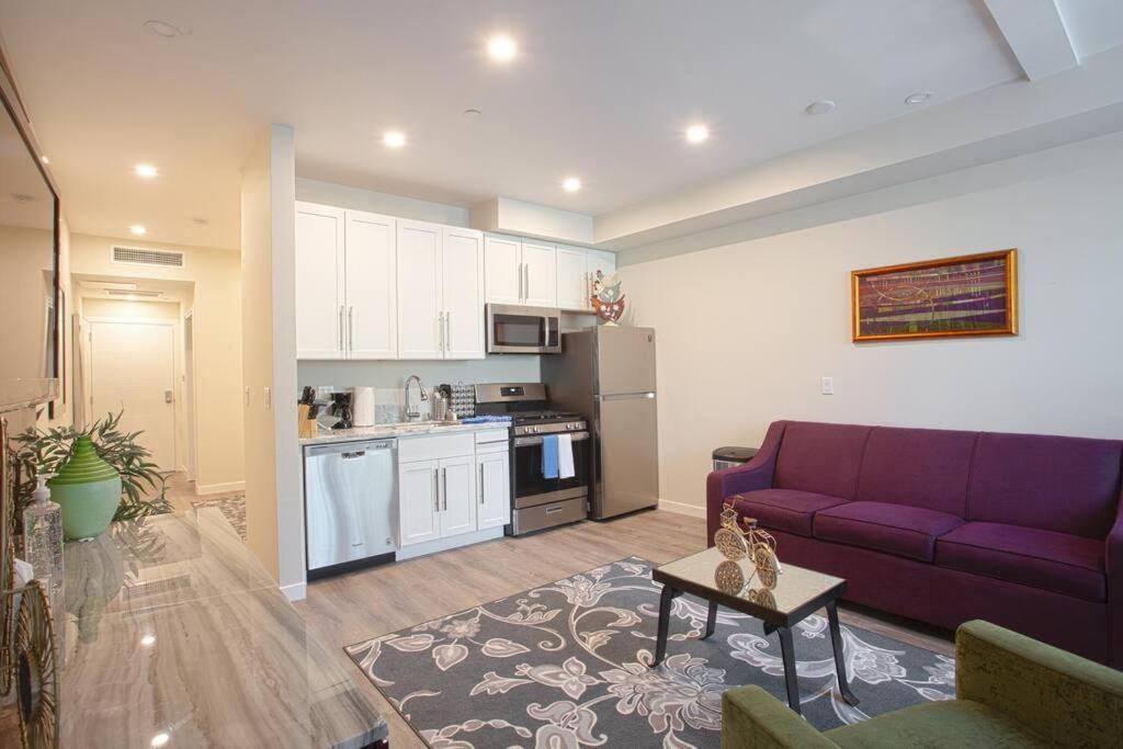 1-Bedroom With Cali King Size Bed In San Diego Exterior photo