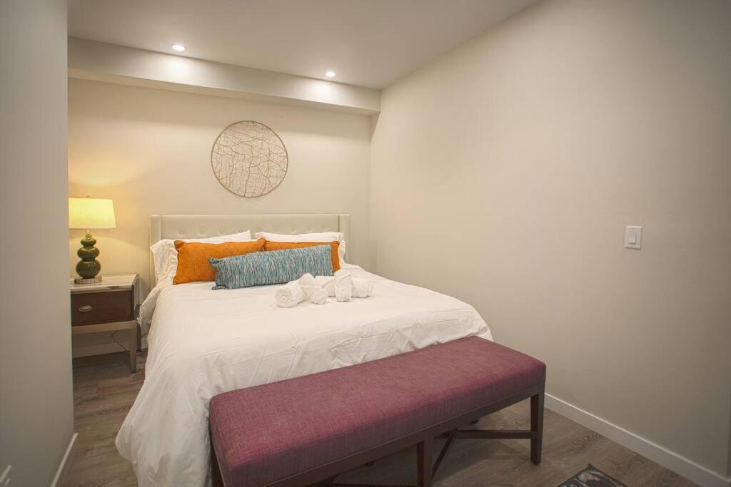 1-Bedroom With Cali King Size Bed In San Diego Exterior photo
