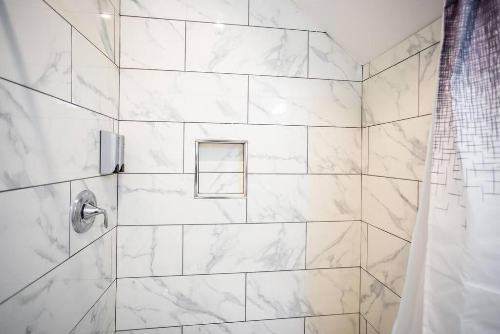 1-Bedroom With Cali King Size Bed In San Diego Exterior photo
